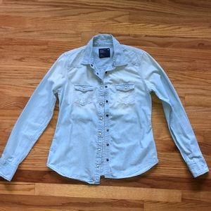 American Eagle Button Up